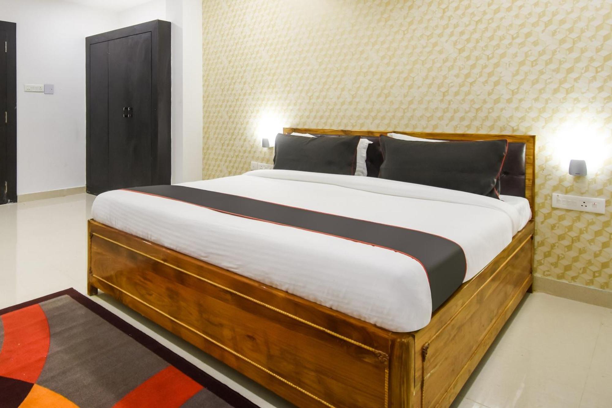 Hotel Collection O Red Velvet Premium Balianta Exterior foto